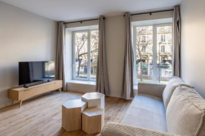 Modern Open-Air Apartment near Montmartre